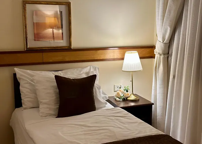 Fleur De Lis Hotel