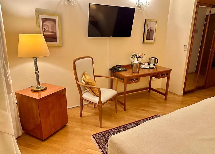 Fleur De Lis 4* Prague