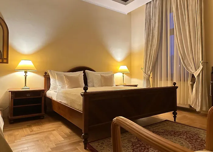 Fleur De Lis Hotel 4*