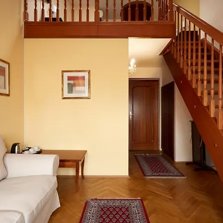 Fleur De Lis 4* Prága