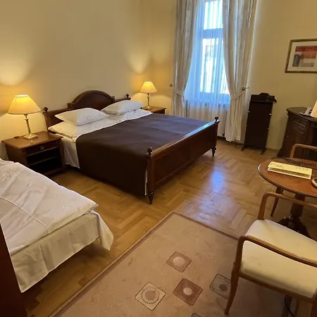 Szálloda Fleur De Lis 4*