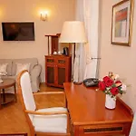 Hotel Fleur De Lis