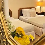 Hotel Fleur De Lis