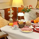 Fleur De Lis Hotel 4*
