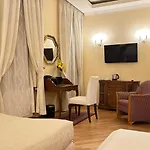 Fleur De Lis Hotel 4*