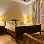 Fleur De Lis Hotel 4*