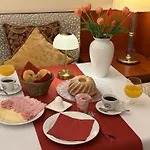 Fleur De Lis Hotel