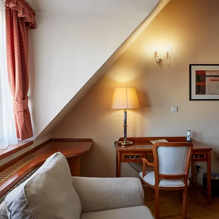 Hotel Fleur De Lis 4*