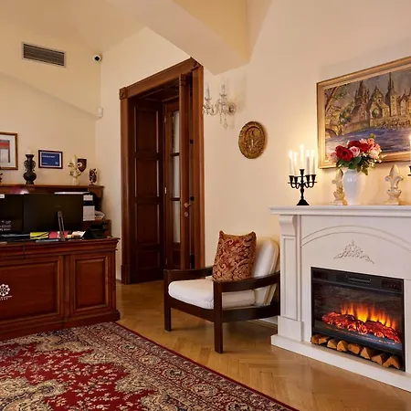 Hotel Fleur De Lis 4*