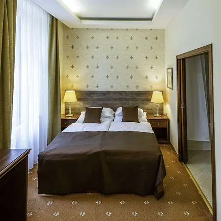 Fleur De Lis Hotel 4*