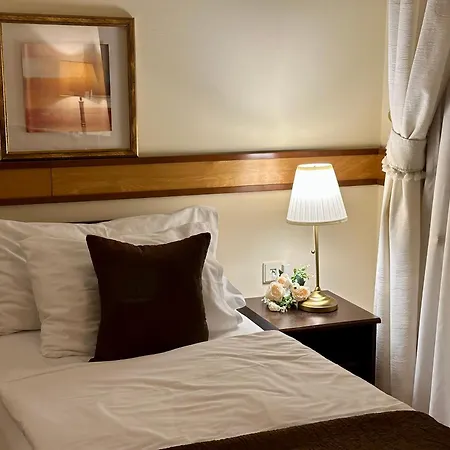 Fleur De Lis Hotel