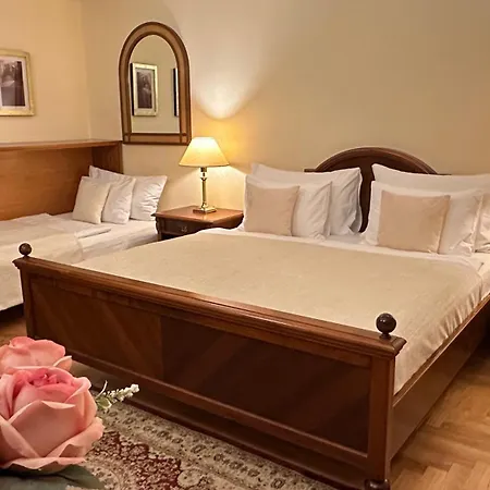 Fleur De Lis 4*