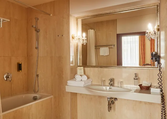 Fleur De Lis Hotell 4*