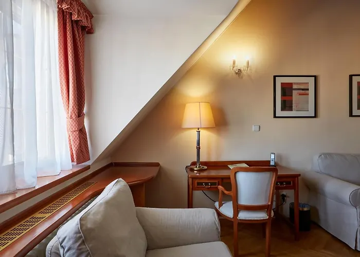 Hotell Fleur De Lis 4*