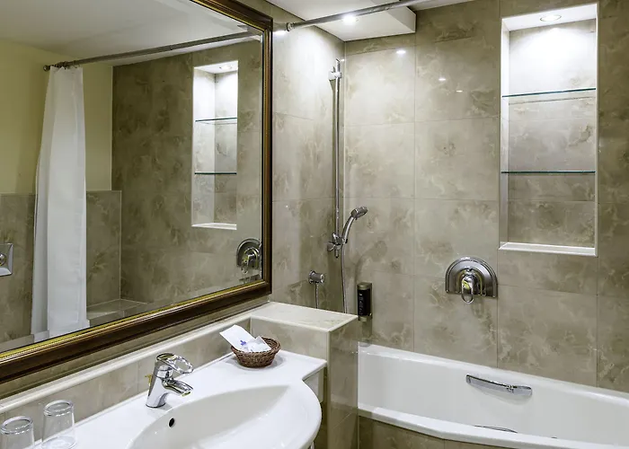 Fleur De Lis Hotell 4*