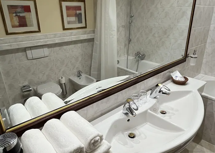 Fleur De Lis Hotell 4*