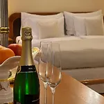 Fleur De Lis Hotel 4*