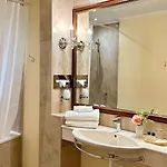 Fleur De Lis Hotel 4*