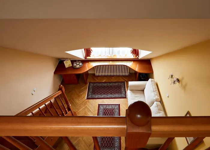 Fleur De Lis Hotel 4*